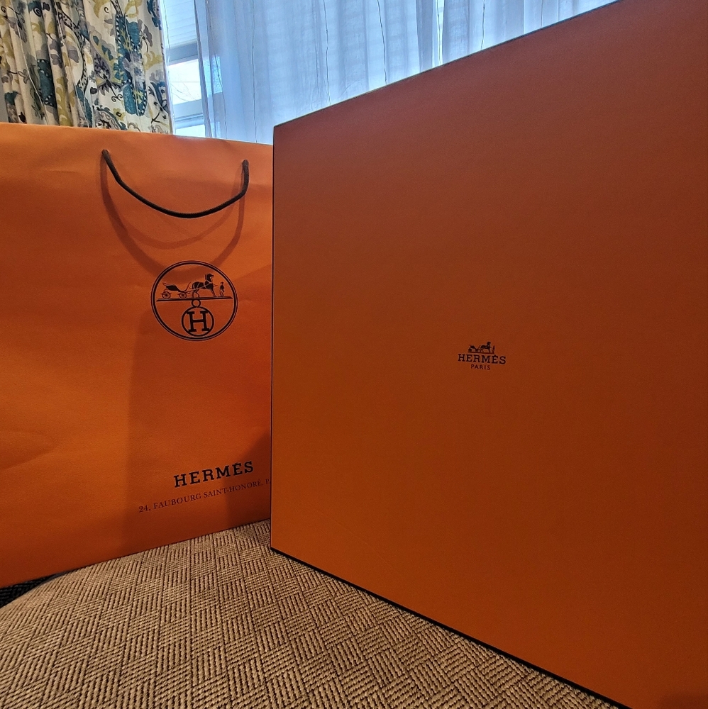 100% Authentic Hermes Large Box & Shopping Bag